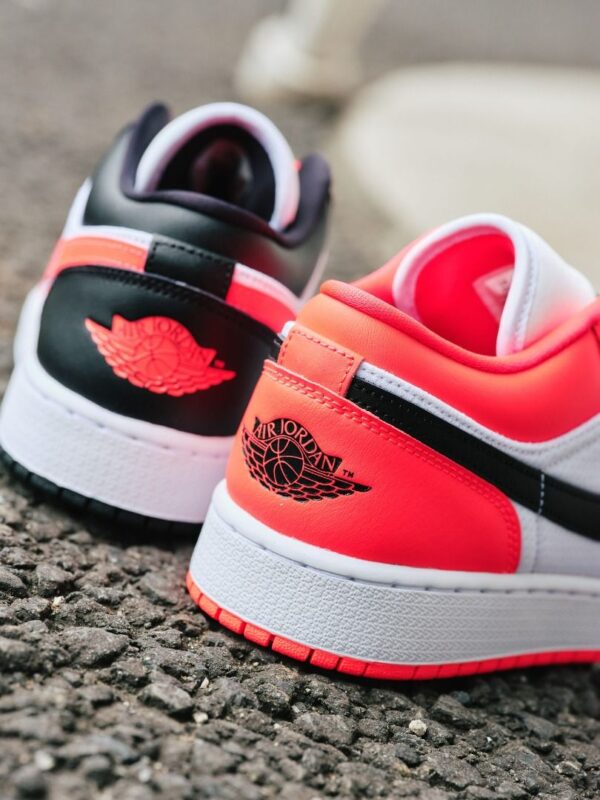 Air Jordan 1 Low SE GS Kids Stand Alone
